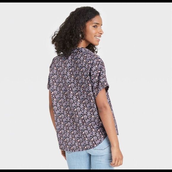 Universal Thread short sleeve button down navy floral shirt - Picture 9 of 12